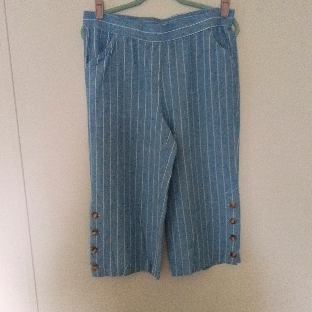 Land ' n Sea women's linen blend size large Crop pull on's